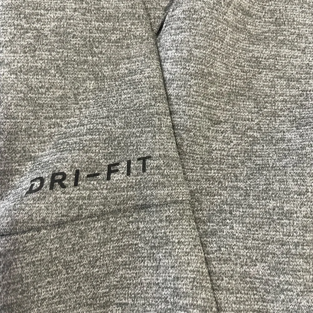Men’s Nike Dri-Fit hoodie size XL - Picture 2 of 3
